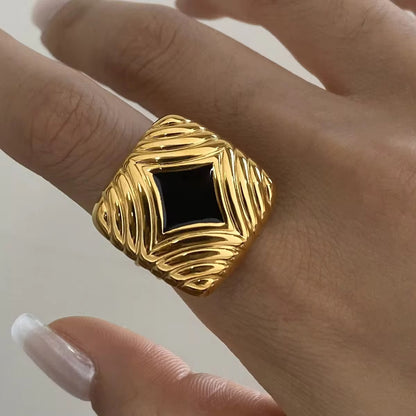 EYES OUT RING