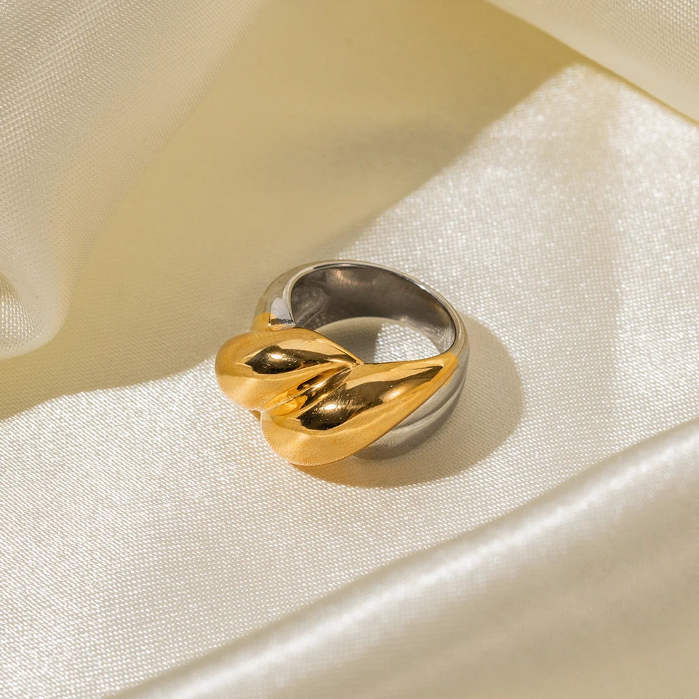 CROISSANT RING